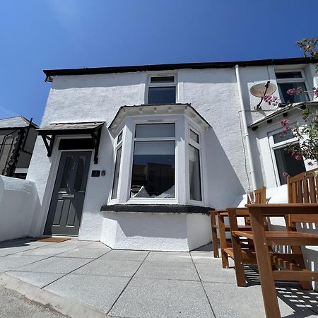 Villa 2 Edward Street Llandudno Exterior foto